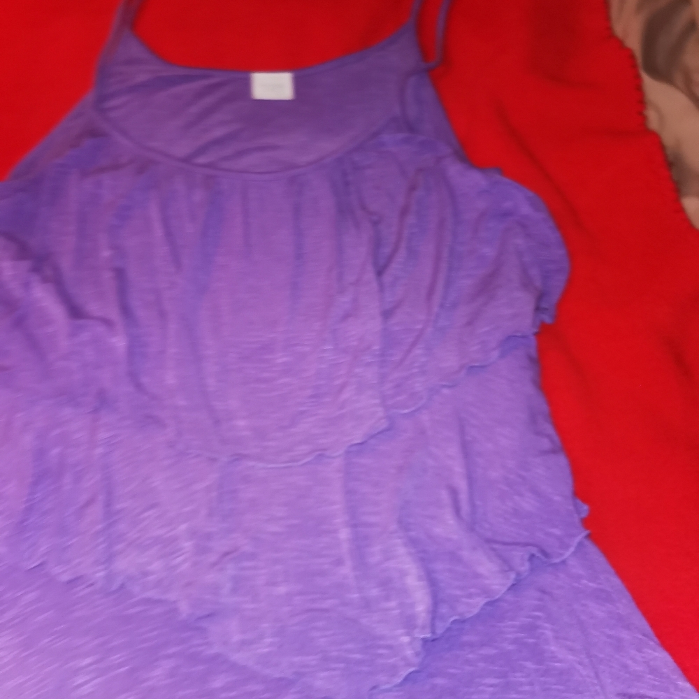 Purple shake top